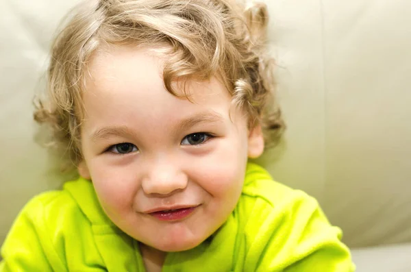 Retrato Sonriente Niño Pequeño Primer Plano — Foto de Stock