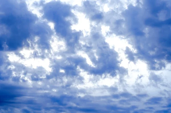 Błękitne Niebo Chmurami Jako Tłem — Zdjęcie stockowe
