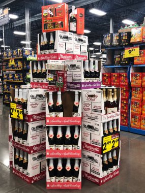 Farklı ürünlerin satıldığı süpermarket fotoğrafları. Bu süpermarket Arizona 'da bulunmaktadır..