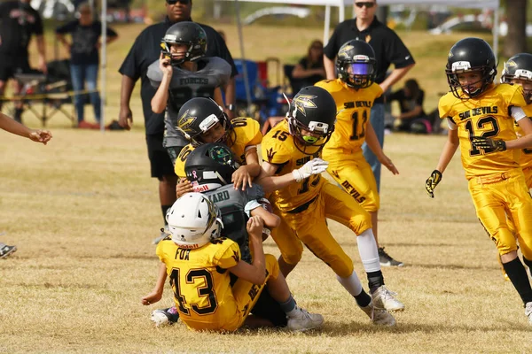 Children Playing Pop Warner Local League Learning Skills Playing Guides — Stock Photo, Image