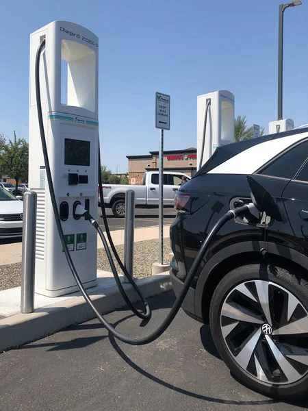 Charging Electric Car Battery Location Shopping Center Arizona — Stock Photo, Image