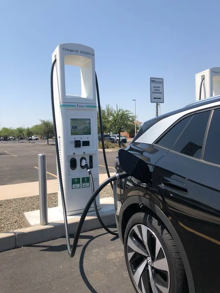 Charging Electric Car Battery Location Shopping Center Arizona — Stock Photo, Image