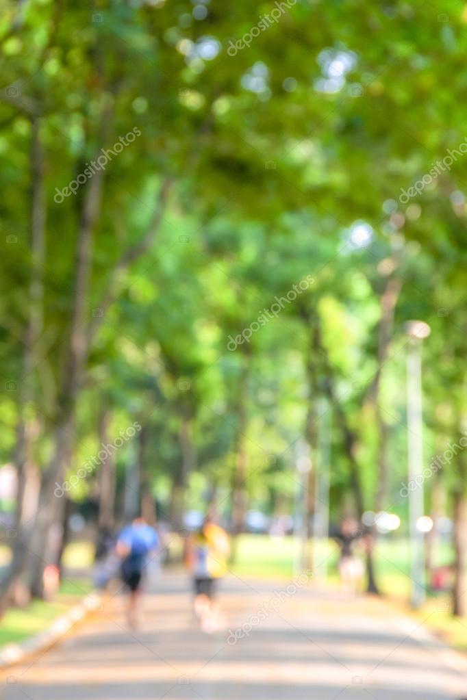 Cùng lạc vào không gian xanh mát với bức ảnh nền mờ công viên. Bạn sẽ cảm nhận được bầu không khí tươi mát và thơ mộng chỉ với một cái nhìn đơn giản. Hãy để cho bức ảnh kỳ diệu này làm say mê trái tim bạn! 