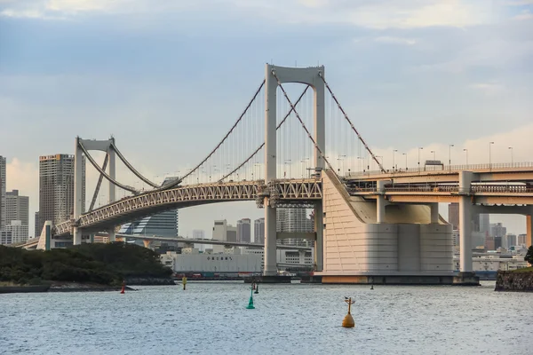 Regnbågsbron på odaiba — Stockfoto