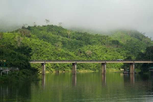 Bridge across river — Stock Photo, Image