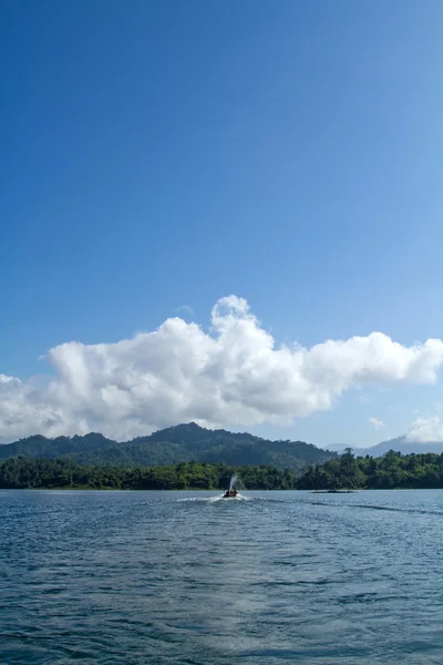 湖と山 — ストック写真