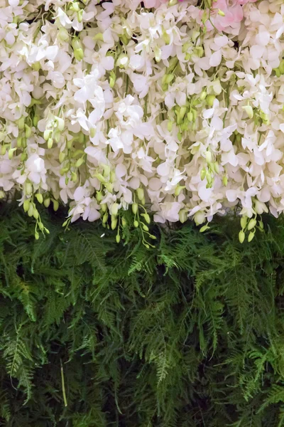 Fleurs mélangées dans la scène de mariage — Photo