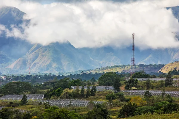 Campo en ladera de montaña — Foto de Stock