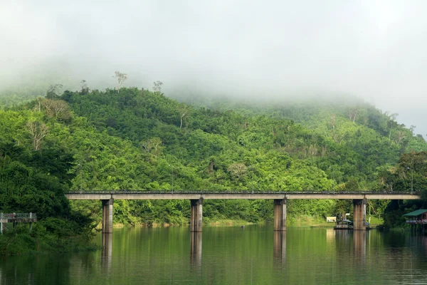 Bridge across river — Stock Photo, Image