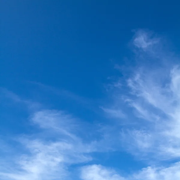 Blå himmel bakgrund — Stockfoto