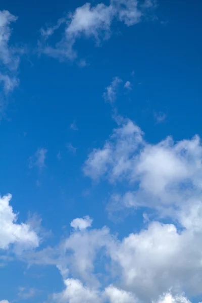 Blå himmel bakgrund — Stockfoto