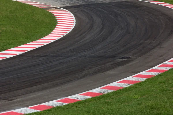 Estrada curva de pista de corrida — Fotografia de Stock