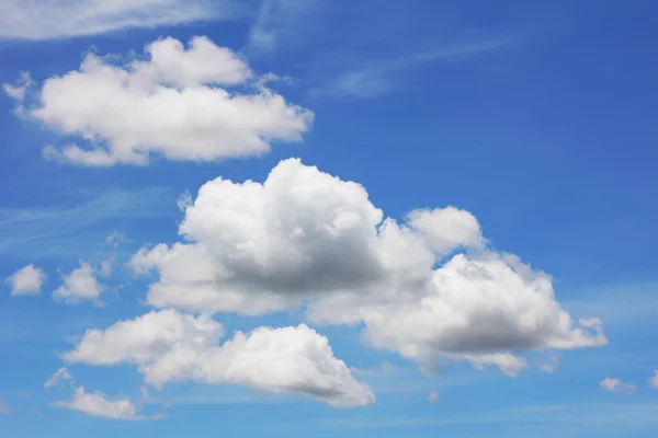 Nubes con cielo azul —  Fotos de Stock