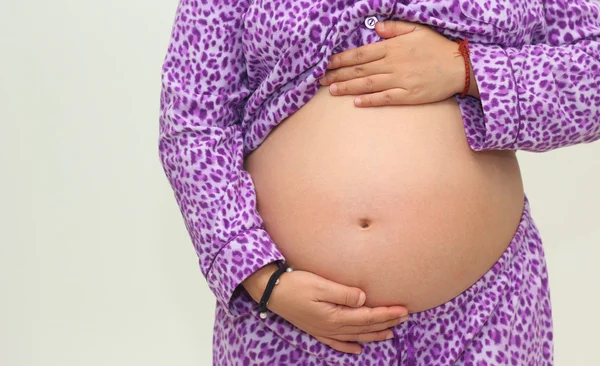 Schwangerer Bauch — Stockfoto