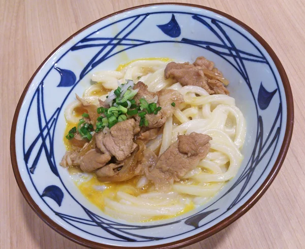 Χοιρινό udon με αυγό — Φωτογραφία Αρχείου
