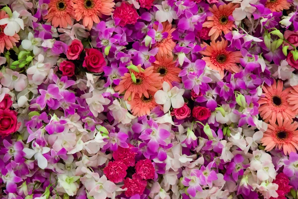 Flowers mixed in wedding scene — Stock Photo, Image