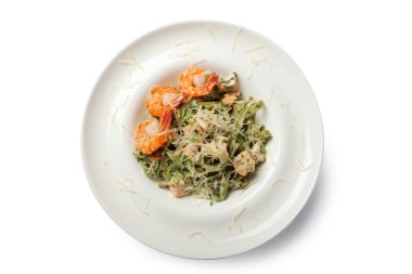 Karides ve somon makarna. Üstten Görünüm.