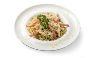 Makarna Carbonara. Yüksek açılı görünüş.