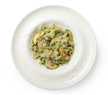 Makarna ıspanak ve kabak. Üstten Görünüm.