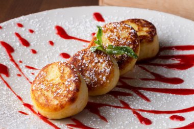 Süzme peynirli krep.