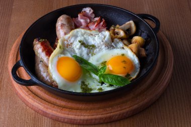 İngiliz kahvaltısı omlet