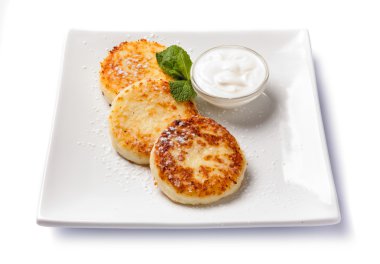 ekşi krema ile süzme peynirli gözleme