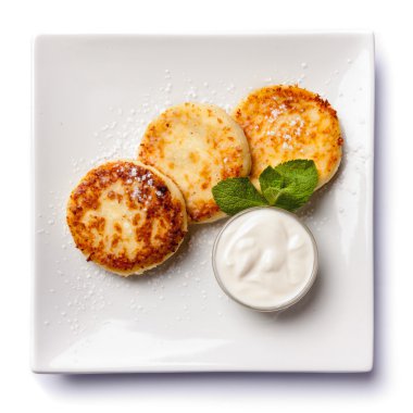 ekşi krema ile süzme peynirli gözleme