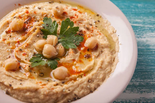 Comida Vegana Hummus Cerca Con Perejil Pimentón Ahumado —  Fotos de Stock
