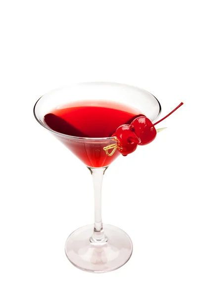 Cocktail vermelho com duas cerejas. Isolado em branco — Fotografia de Stock