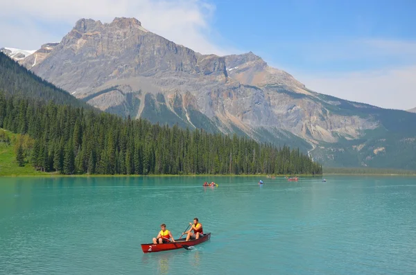 EMERALD LAKE, ALBERTA — 图库照片