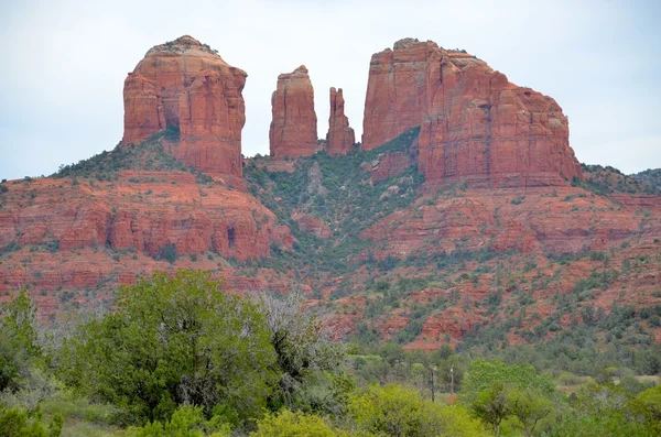 Sedona Arizona ABD katedral taşlara
