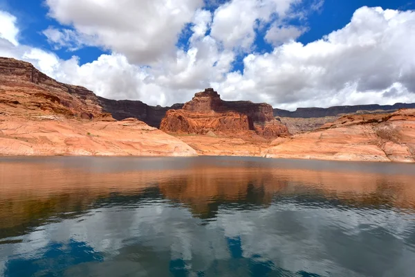 Lake Powell en Page Arizona, Estados Unidos — Foto de Stock