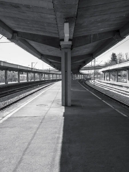 Black and white train station — Stock Photo, Image