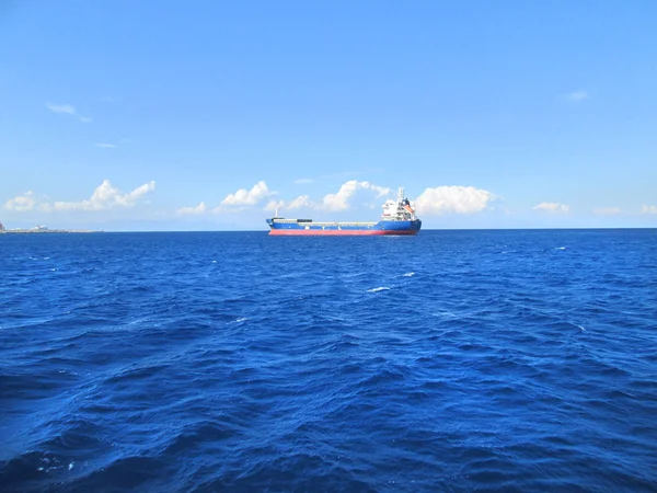 Gran barco contenedor — Foto de Stock