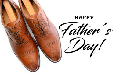 Babalar Günü 'nde kahverengi deri ayakkabılar.