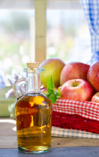 Apple cider vinegar — Stock Photo, Image