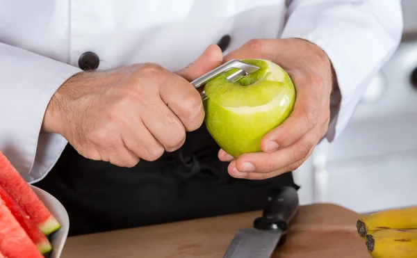 Chef con frutas — Foto de Stock