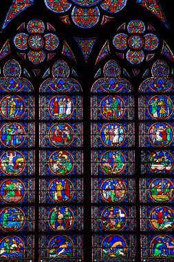 Notre Dam penceresi