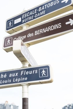 Paris sokak işareti