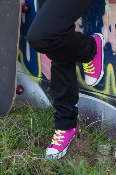 Girl with a skateboard — Stock Photo, Image