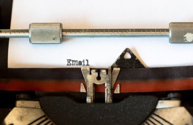 Bir metin ile antika daktilo