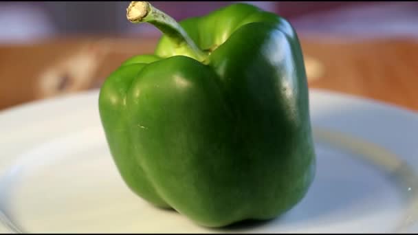 Verde un pimiento — Vídeos de Stock