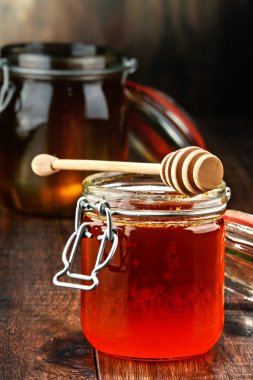 Kavanoz bal ahşap tablo ile kompozisyon