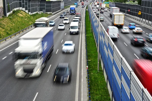 Autosnelweg met zes rijstroken in Polen — Stockfoto