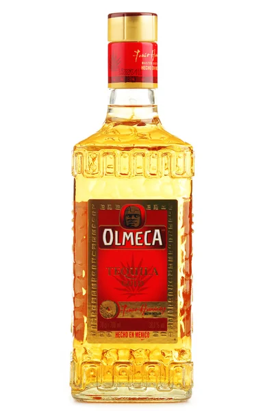 Flasche olmeca tequila gold isoliert auf weiß — Stockfoto