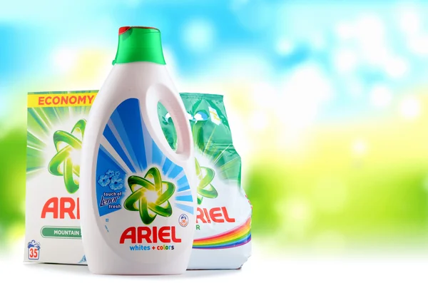 Productos de detergente para ropa Ariel — Foto de Stock