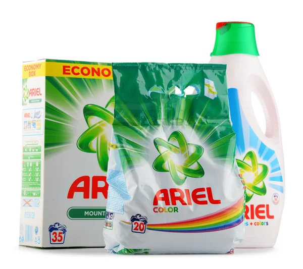 Ariel detergente para ropa aislado en blanco — Foto de Stock