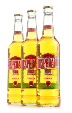 Desperados bira üç şişe beyaz izole