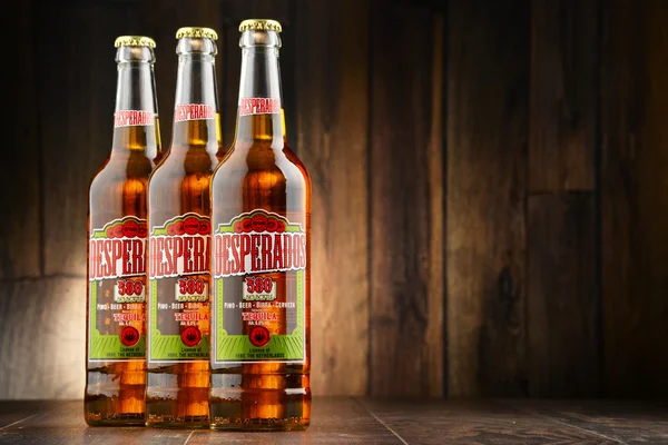 Üç Desperados bira şişesi