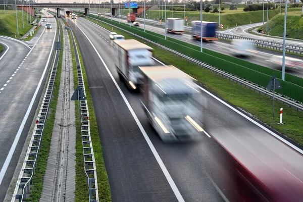 Τεσσάρων λωρίδων αυτοκινητόδρομος στην Πολωνία — Φωτογραφία Αρχείου